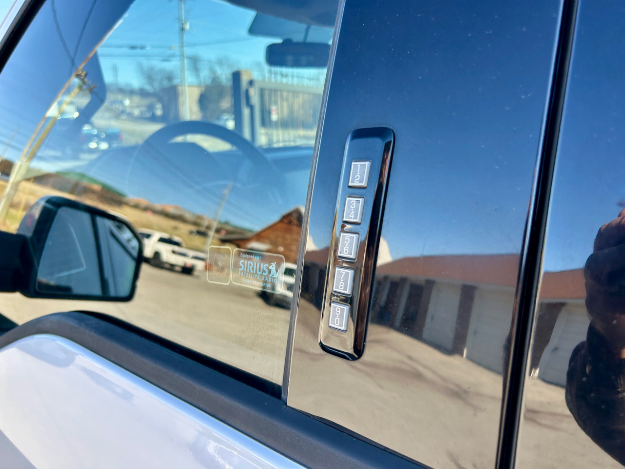 Ford F-150 4WD SuperCrew 139" Lariat 2015