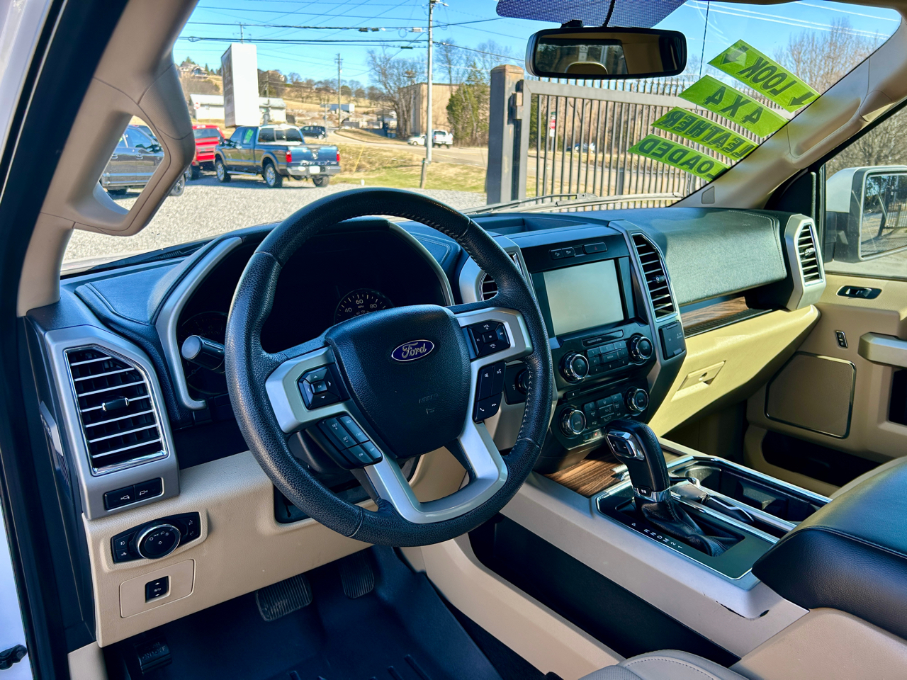 Ford F-150 4WD SuperCrew 139" Lariat 2015