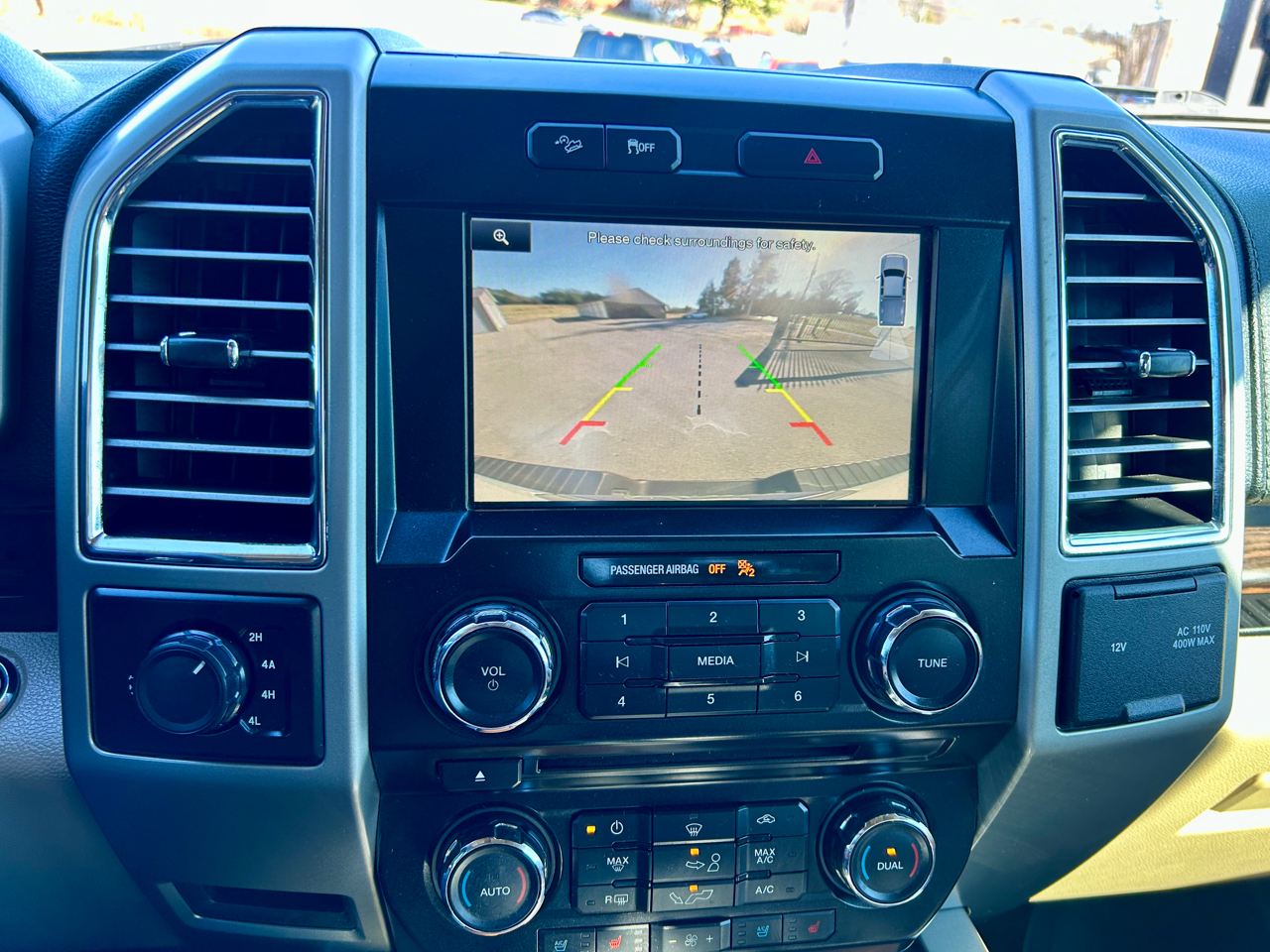 Ford F-150 4WD SuperCrew 139" Lariat 2015