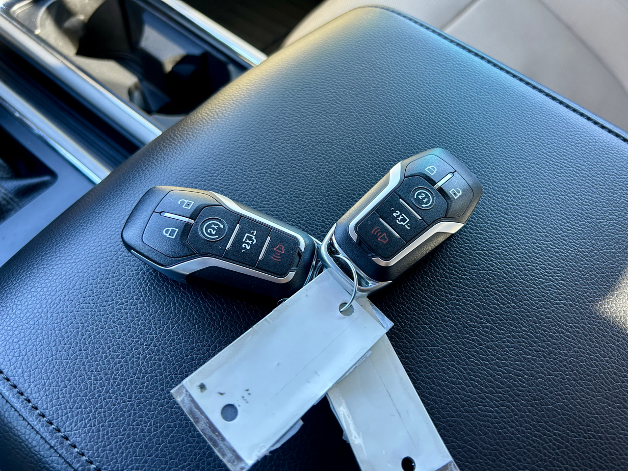 Ford F-150 4WD SuperCrew 139" Lariat 2015