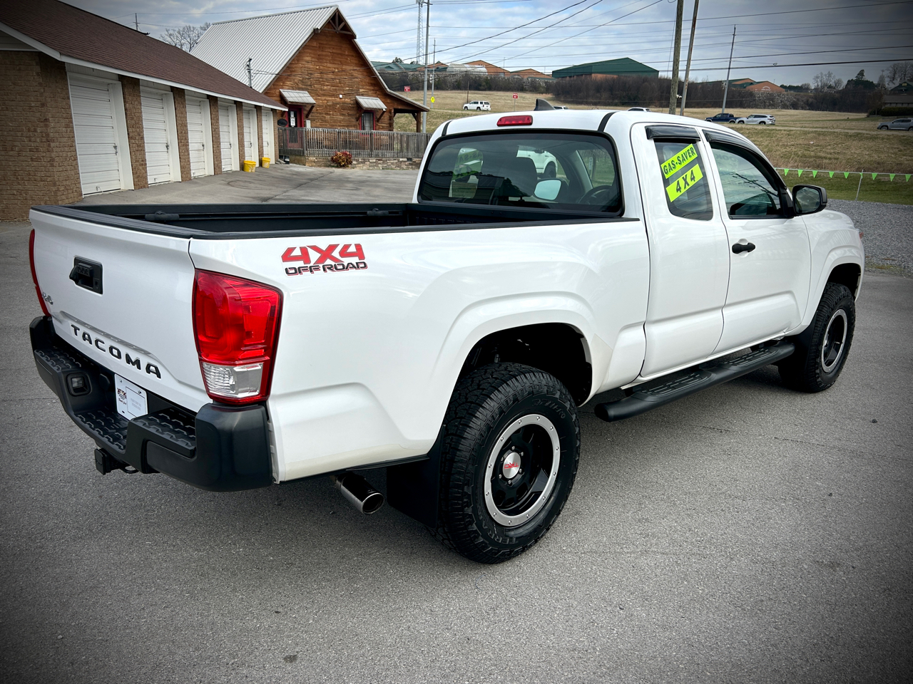 Toyota Tacoma 4WD Access Cab I4 MT (Natl) 2016