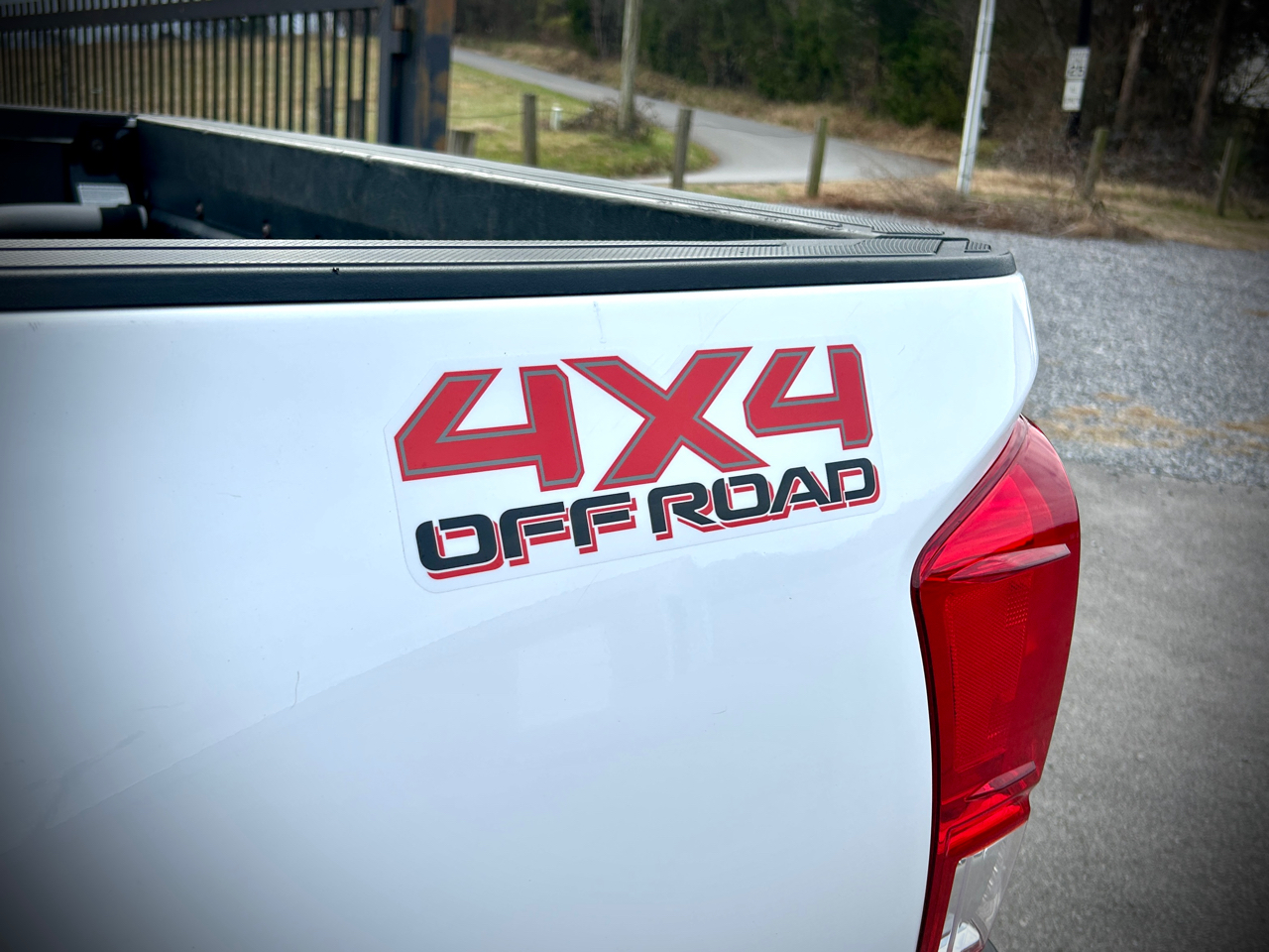 Toyota Tacoma 4WD Access Cab I4 MT (Natl) 2016