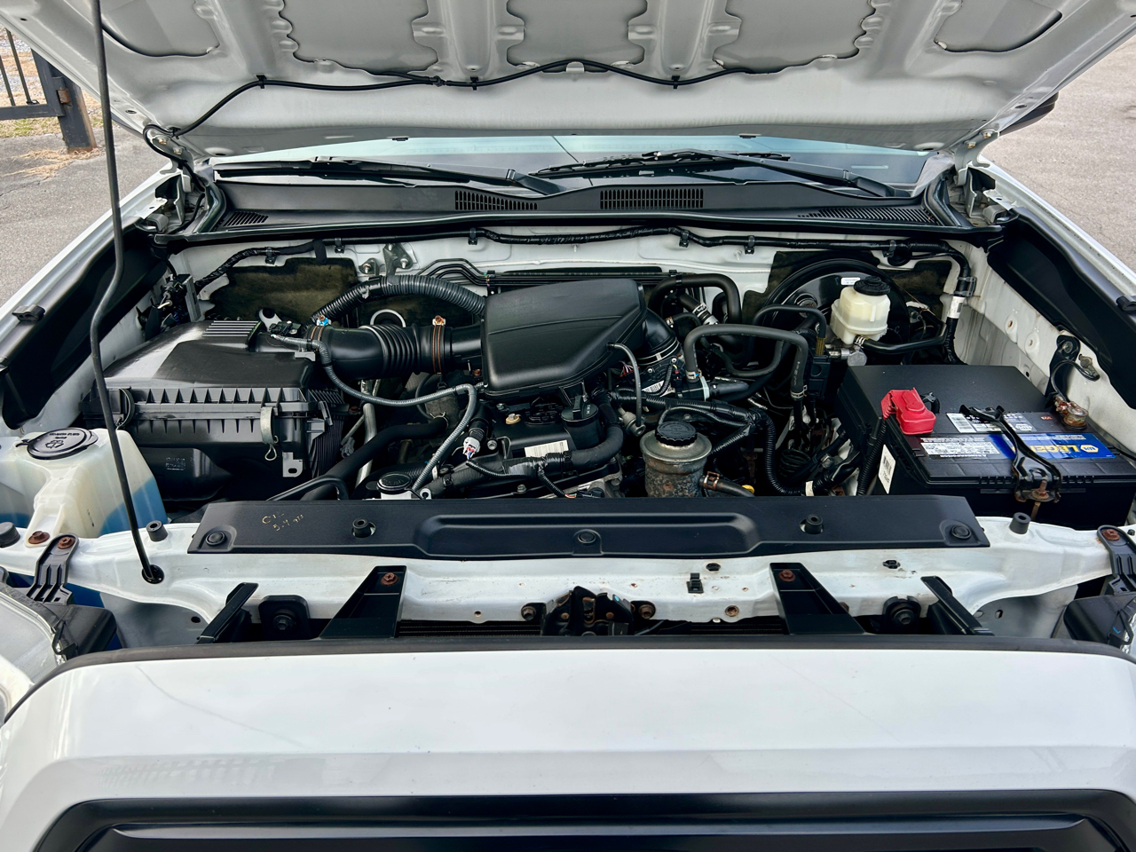 Toyota Tacoma 4WD Access Cab I4 MT (Natl) 2016