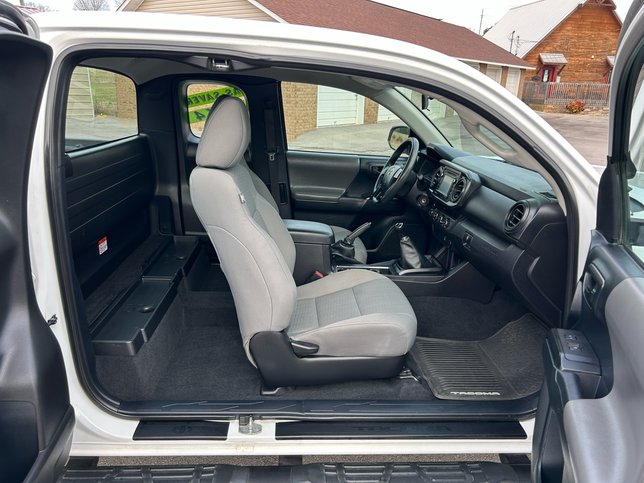 Toyota Tacoma 4WD Access Cab I4 MT (Natl) 2016