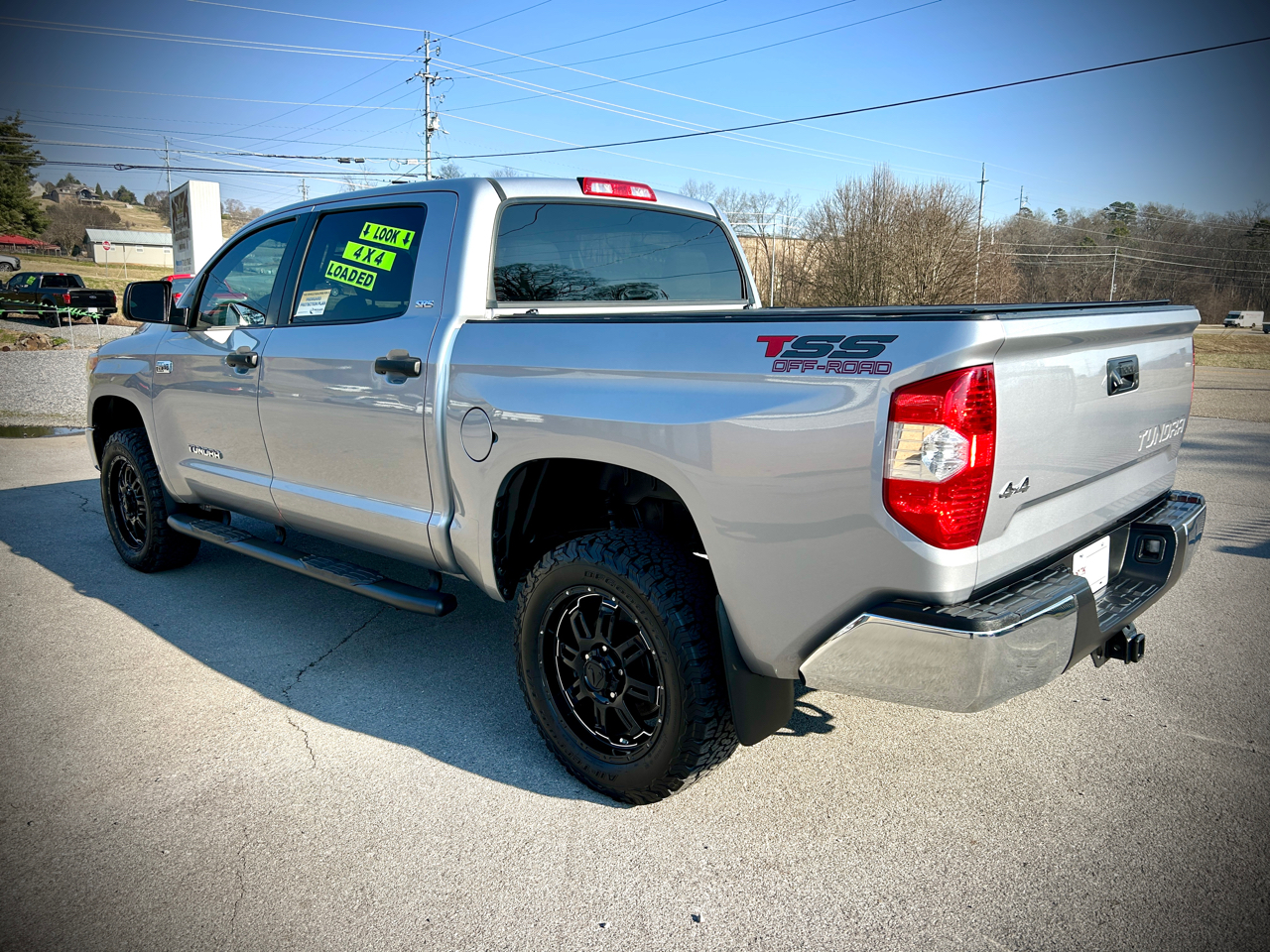 Toyota Tundra SR5 5.7L V8 FFV CrewMax 4WD 2016