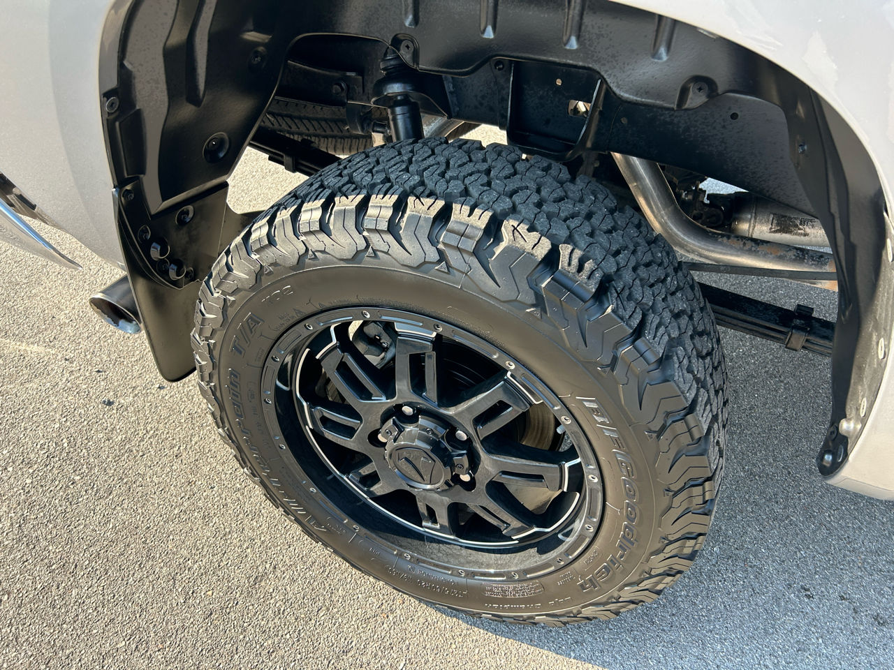 Toyota Tundra SR5 5.7L V8 FFV CrewMax 4WD 2016