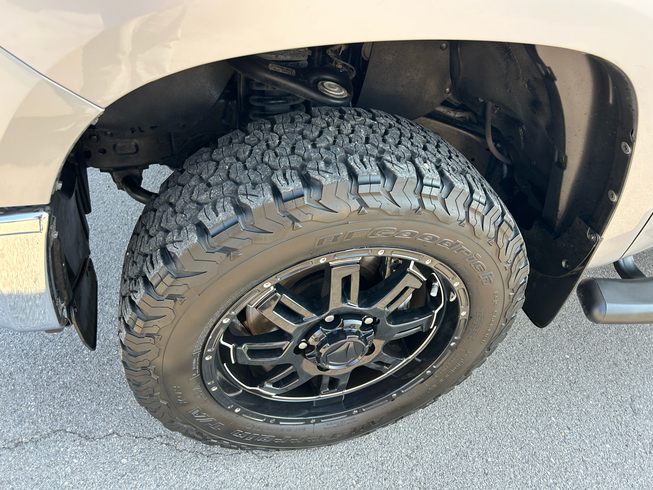 Toyota Tundra SR5 5.7L V8 FFV CrewMax 4WD 2016