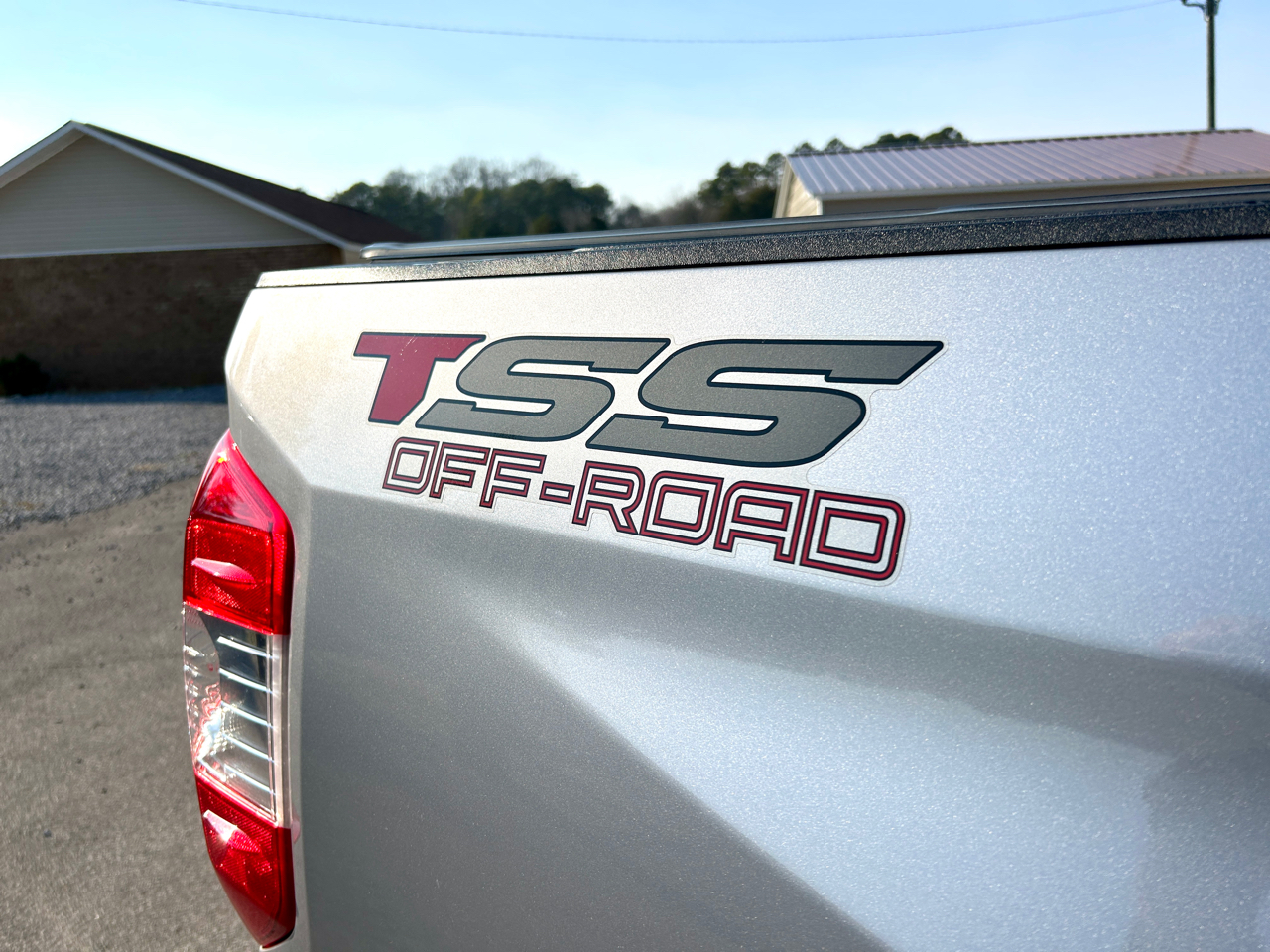 Toyota Tundra SR5 5.7L V8 FFV CrewMax 4WD 2016