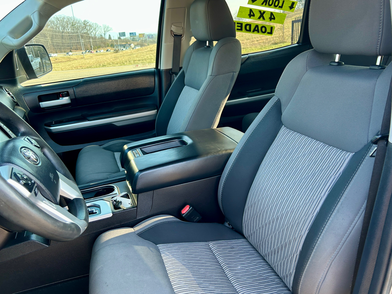 Toyota Tundra SR5 5.7L V8 FFV CrewMax 4WD 2016