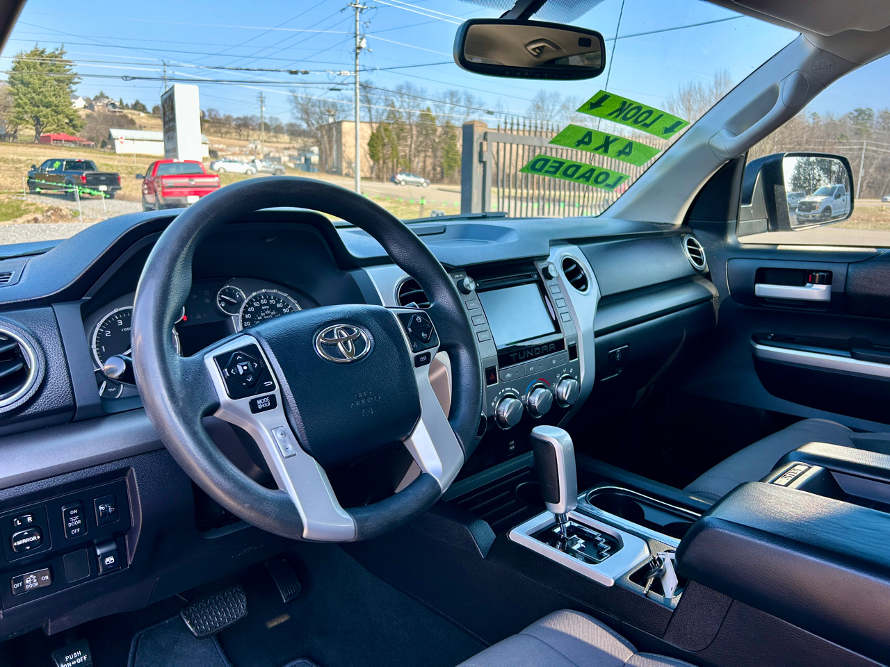 Toyota Tundra SR5 5.7L V8 FFV CrewMax 4WD 2016