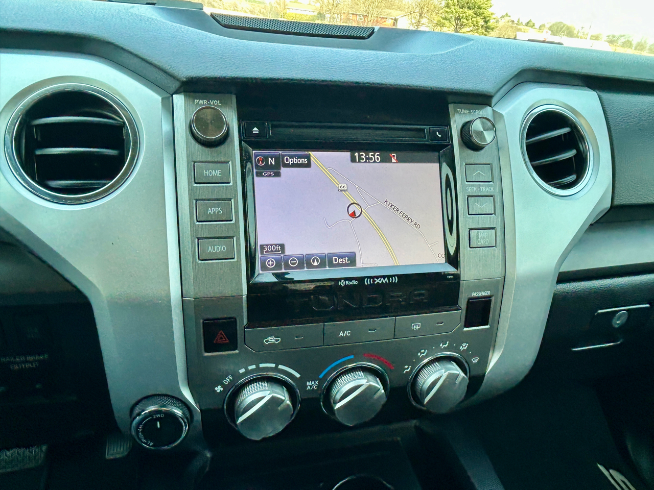 Toyota Tundra SR5 5.7L V8 FFV CrewMax 4WD 2016