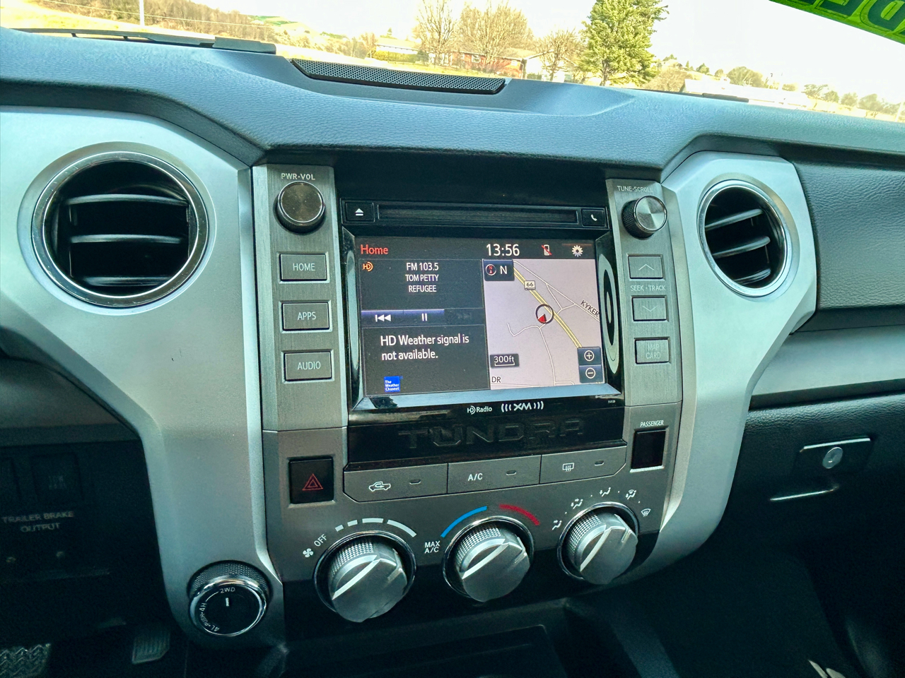 Toyota Tundra SR5 5.7L V8 FFV CrewMax 4WD 2016