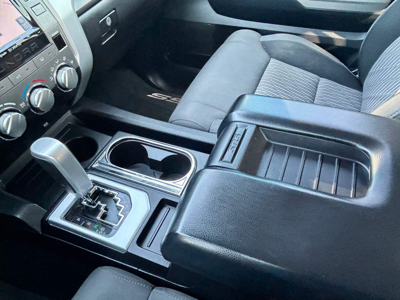 Toyota Tundra SR5 5.7L V8 FFV CrewMax 4WD 2016