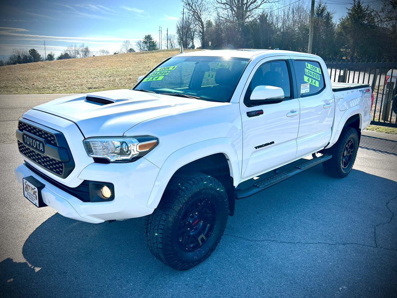Toyota Tacoma 4WD Double Cab V6 AT TRD Sport (Natl) 2017