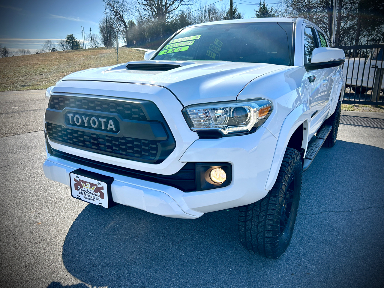 Toyota Tacoma 4WD Double Cab V6 AT TRD Sport (Natl) 2017