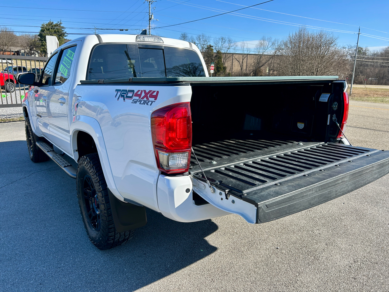 Toyota Tacoma 4WD Double Cab V6 AT TRD Sport (Natl) 2017