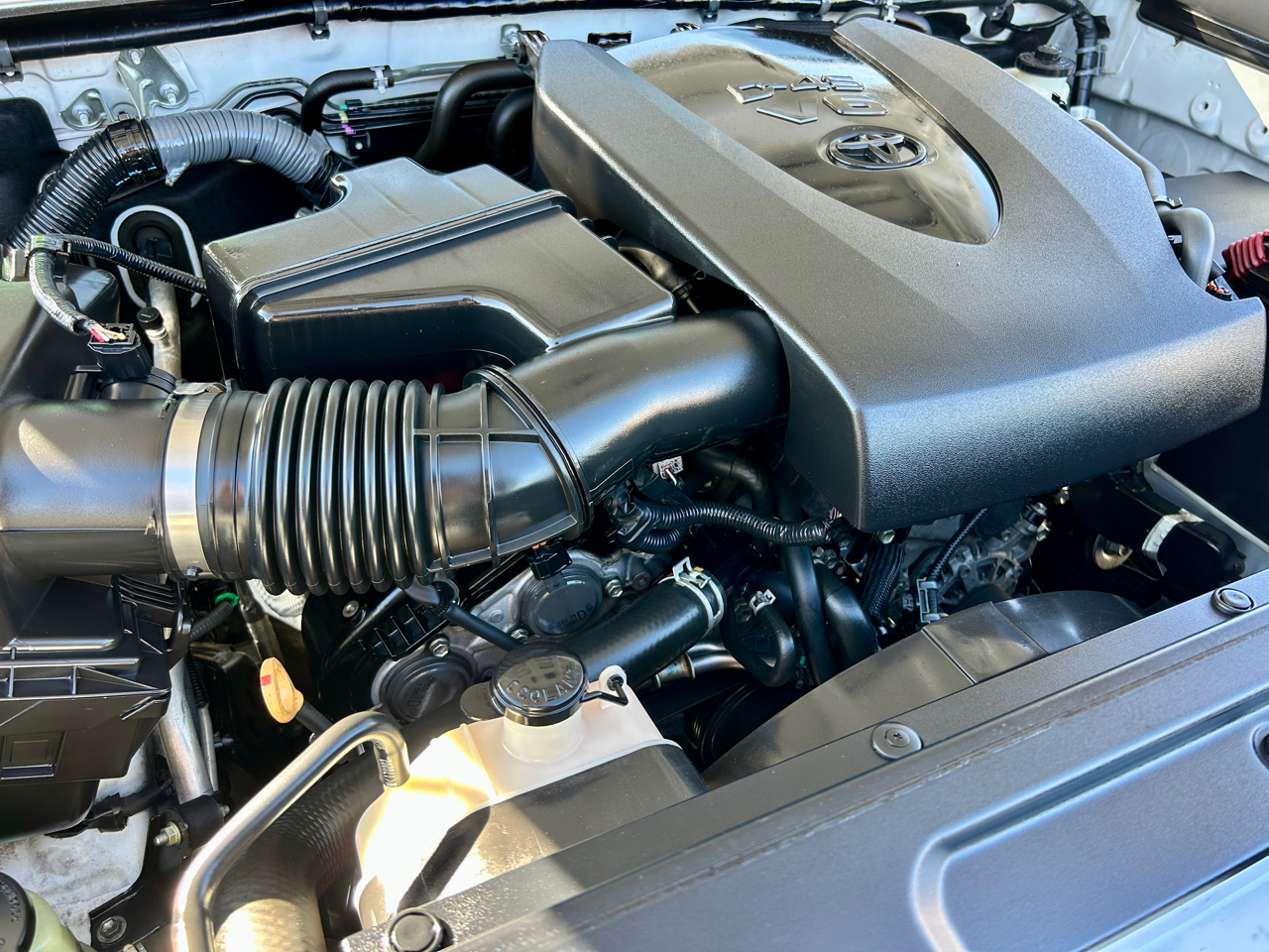 Toyota Tacoma 4WD Double Cab V6 AT TRD Sport (Natl) 2017