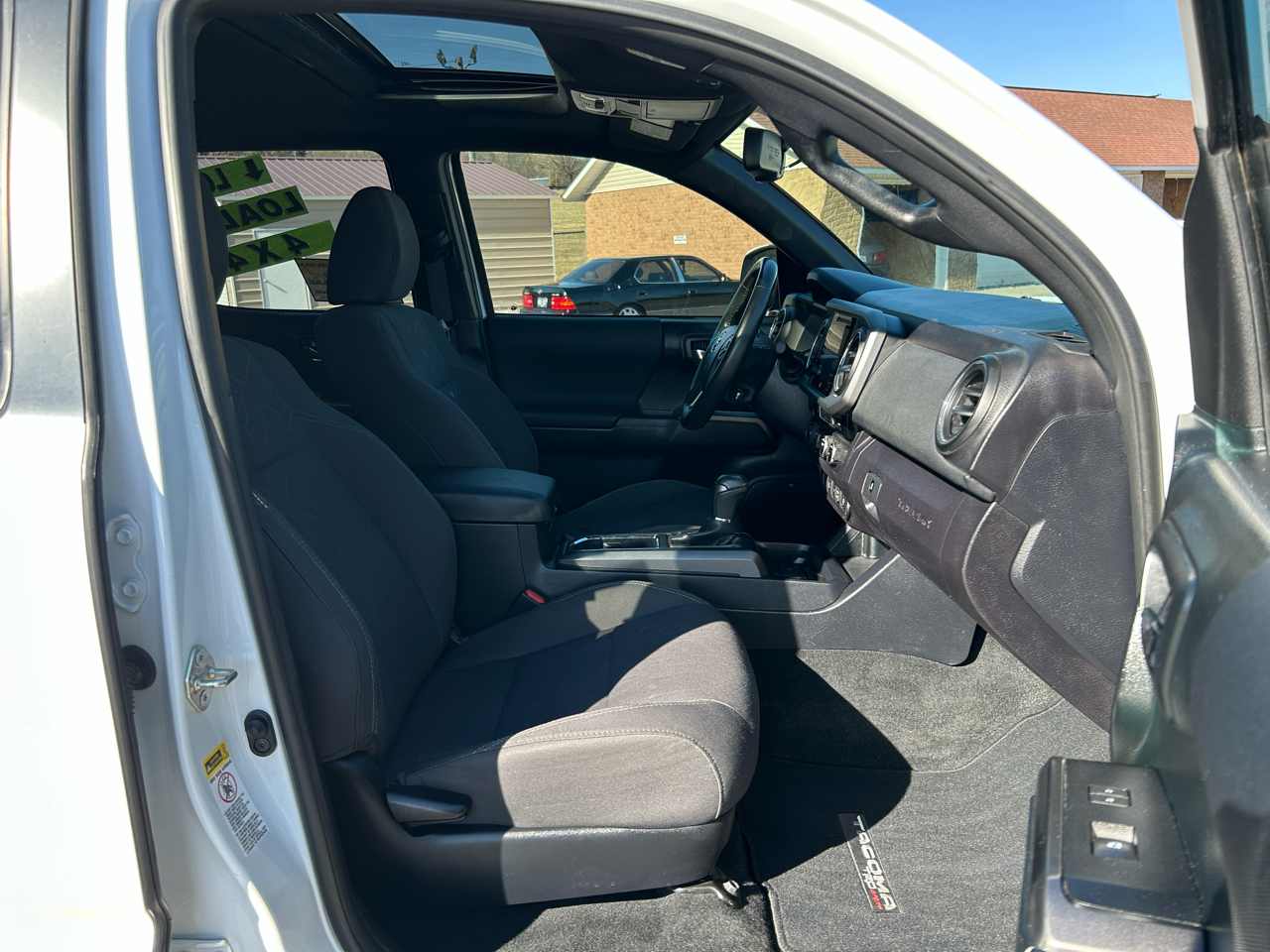 Toyota Tacoma 4WD Double Cab V6 AT TRD Sport (Natl) 2017