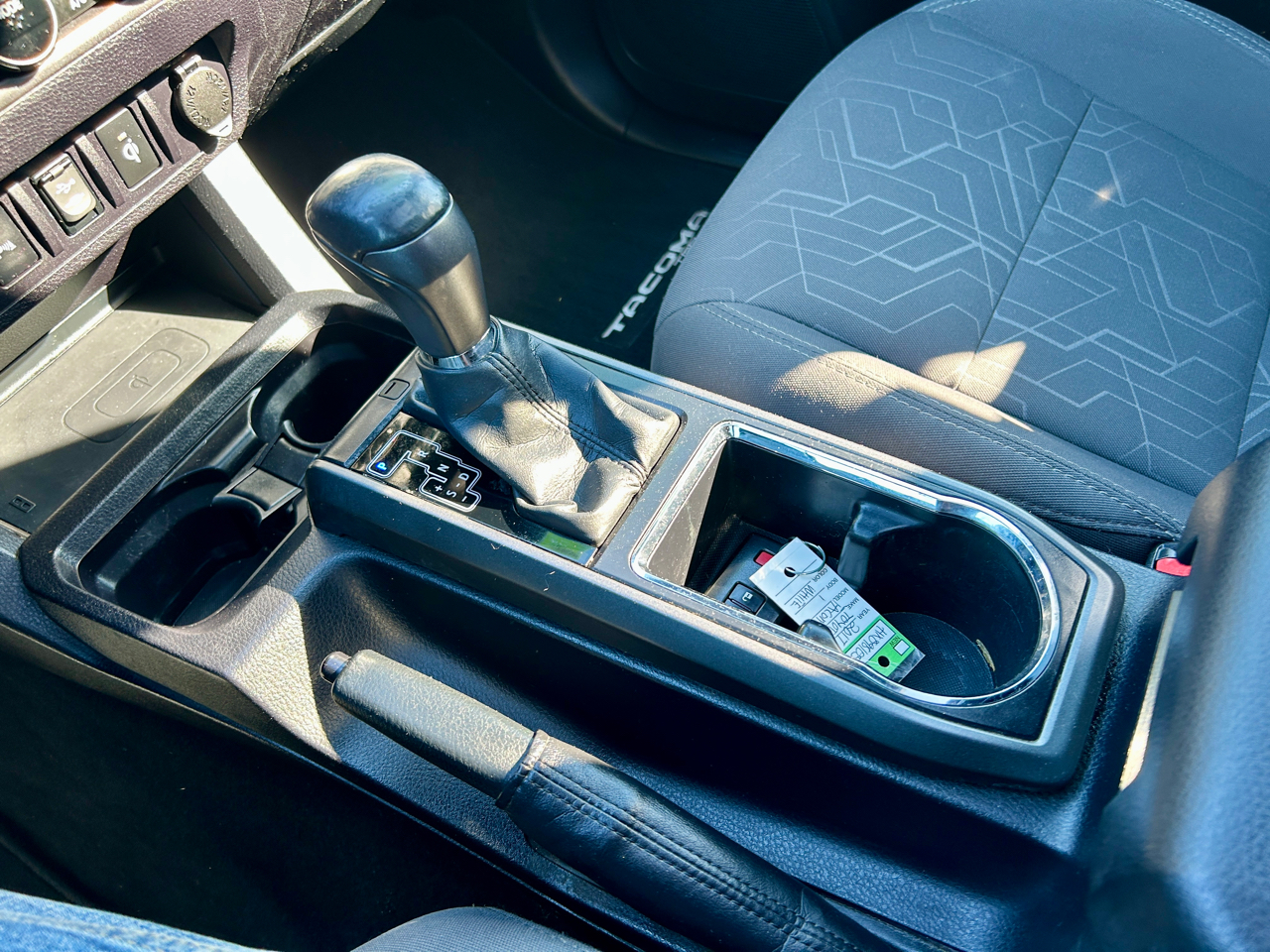 Toyota Tacoma 4WD Double Cab V6 AT TRD Sport (Natl) 2017