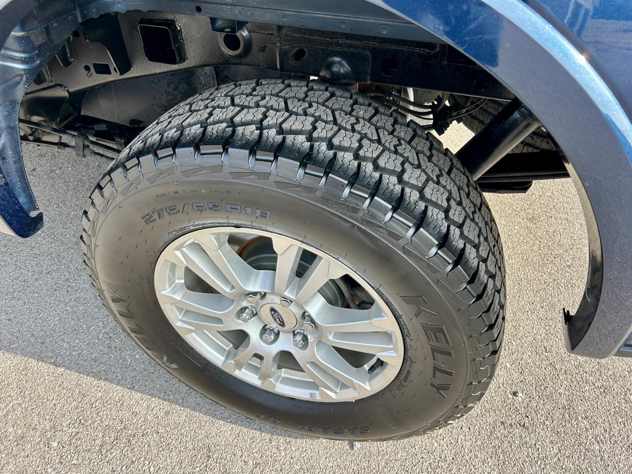 Ford F-150 4WD SuperCrew 145" Lariat 2017