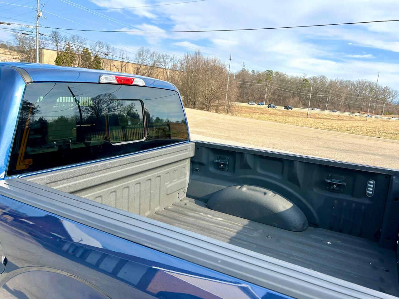 Ford F-150 4WD SuperCrew 145" Lariat 2017