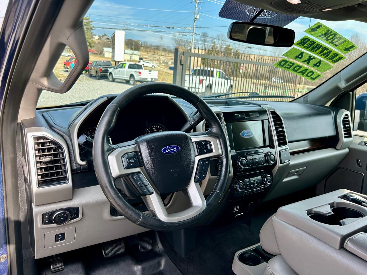 Ford F-150 4WD SuperCrew 145" Lariat 2017