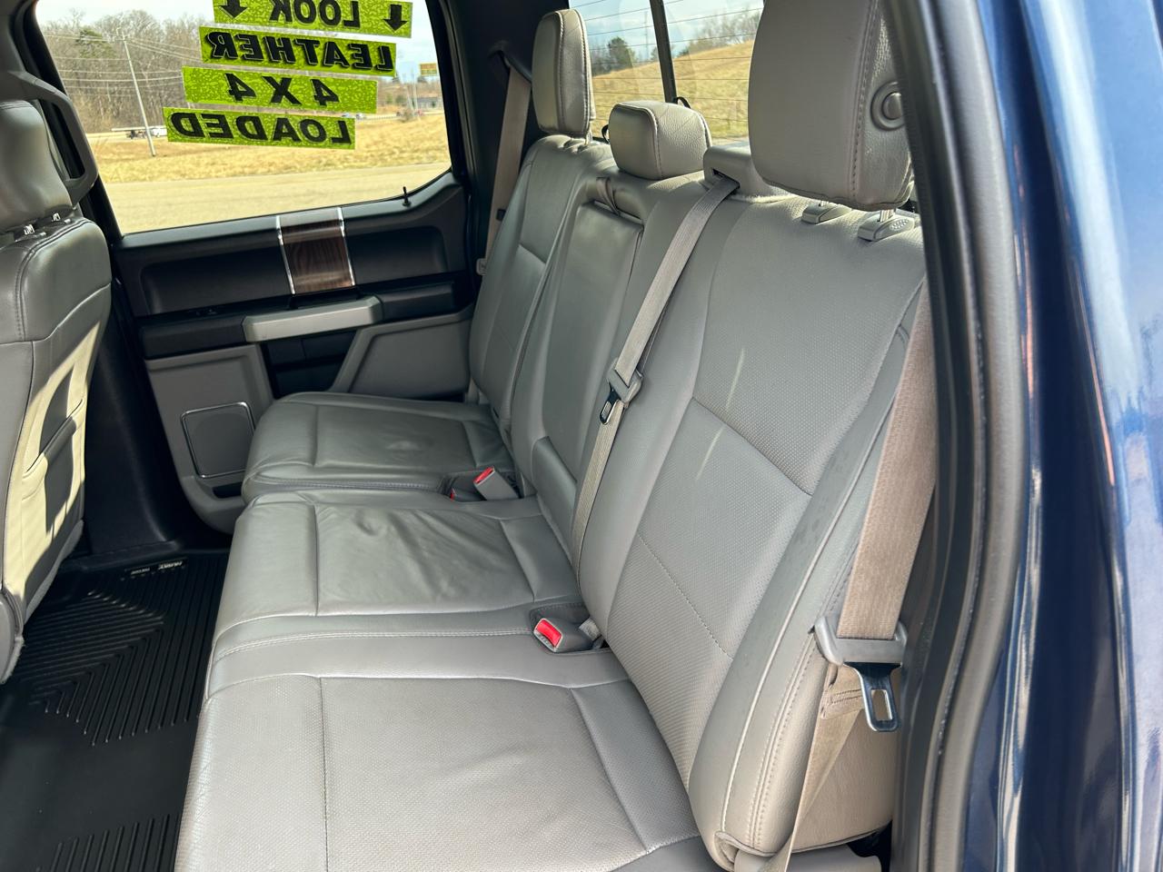 Ford F-150 4WD SuperCrew 145" Lariat 2017