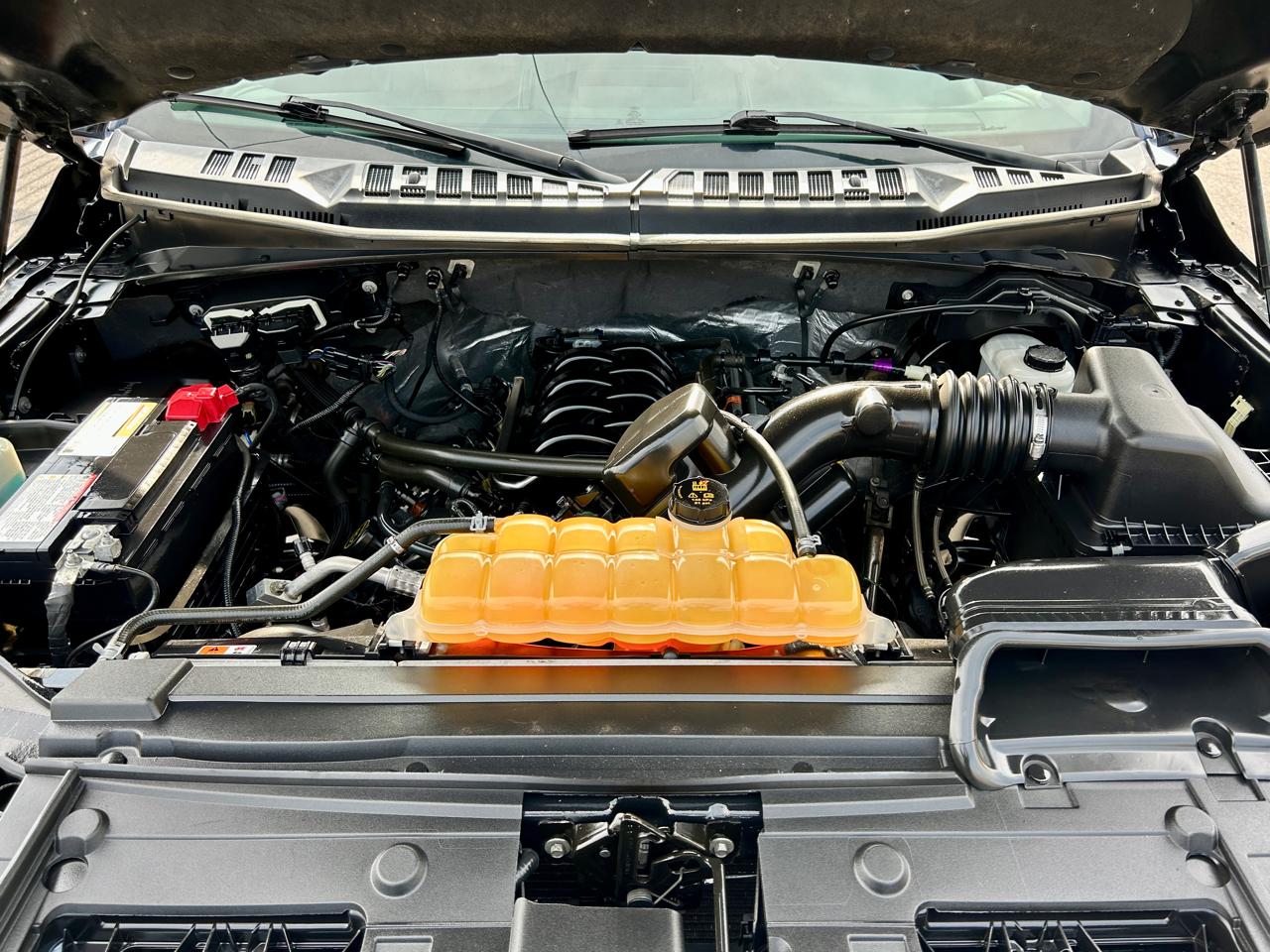 Ford F-150 4WD SuperCrew 145" Lariat 2017