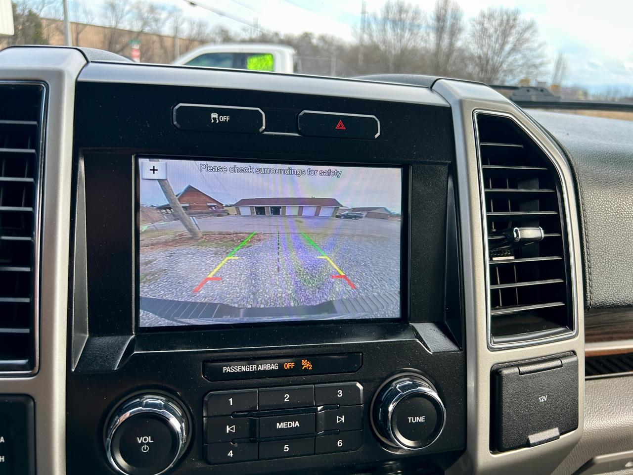 Ford F-150 4WD SuperCrew 145" Lariat 2017