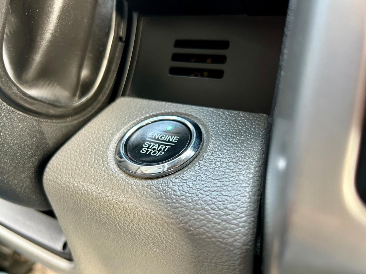 Ford F-150 4WD SuperCrew 145" Lariat 2017