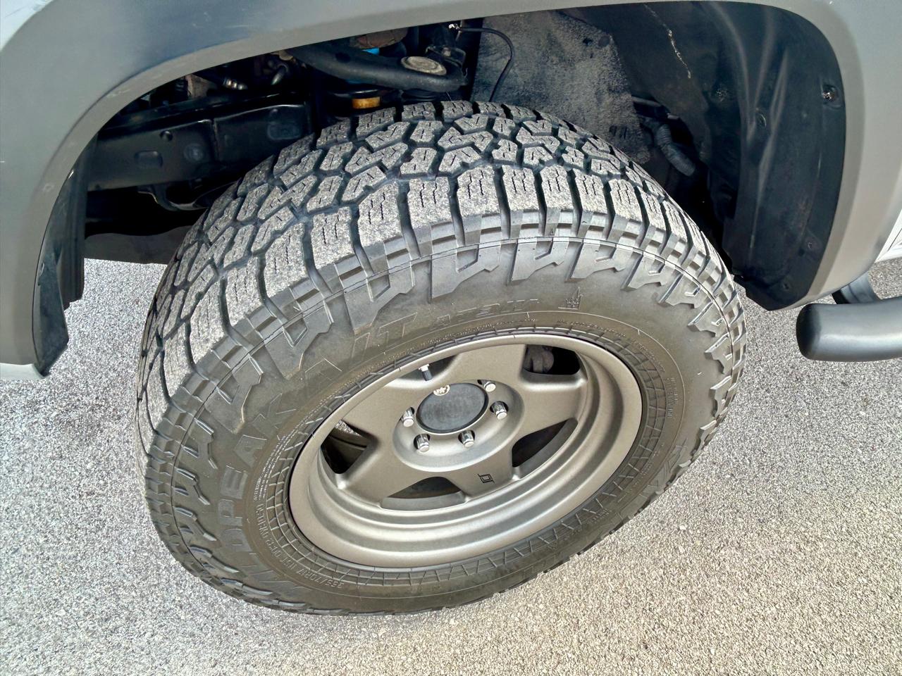 Toyota Tacoma 4WD Double Cab V6 AT TRD Off Road (Natl) 2017