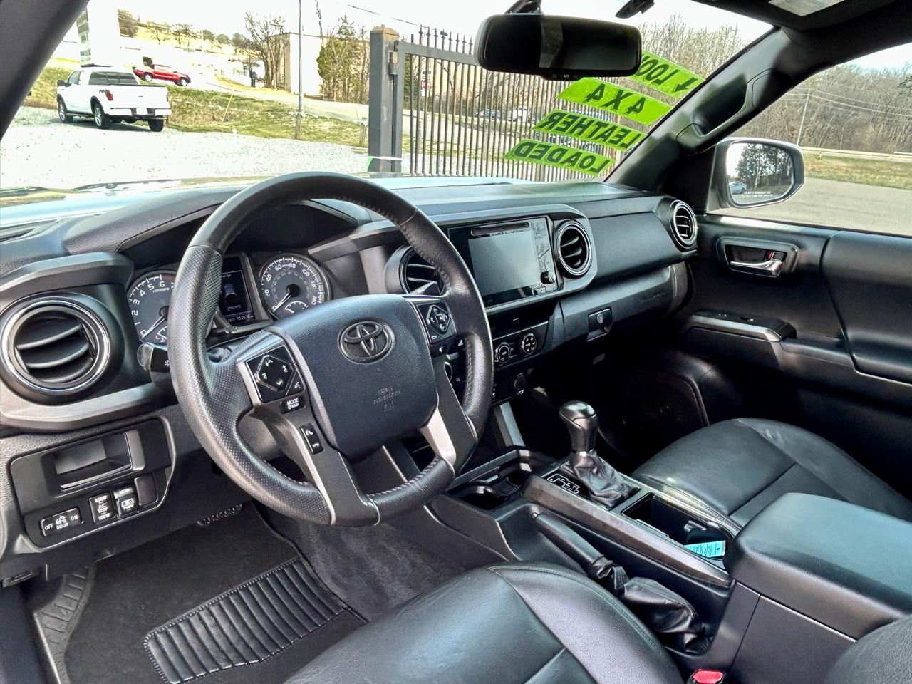 Toyota Tacoma 4WD Double Cab V6 AT TRD Off Road (Natl) 2017