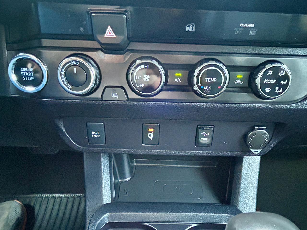 Toyota Tacoma 4WD Double Cab V6 AT TRD Off Road (Natl) 2017