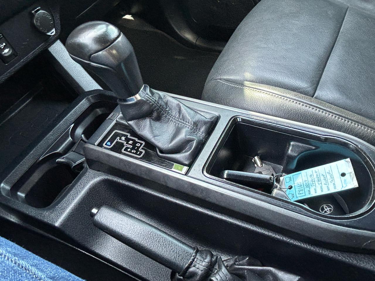 Toyota Tacoma 4WD Double Cab V6 AT TRD Off Road (Natl) 2017