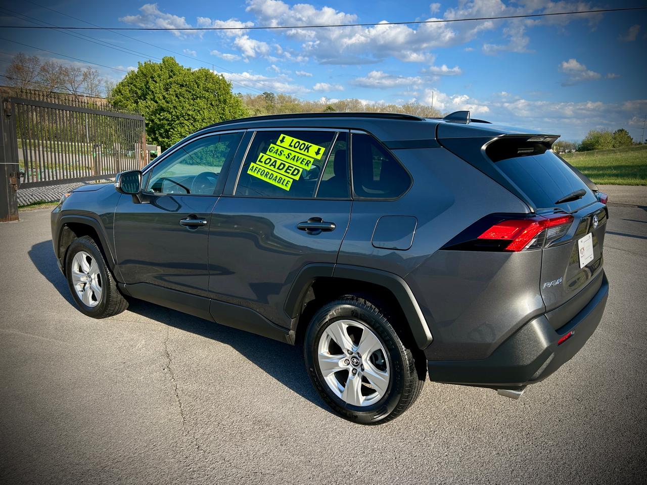 Toyota RAV4 XLE 2021