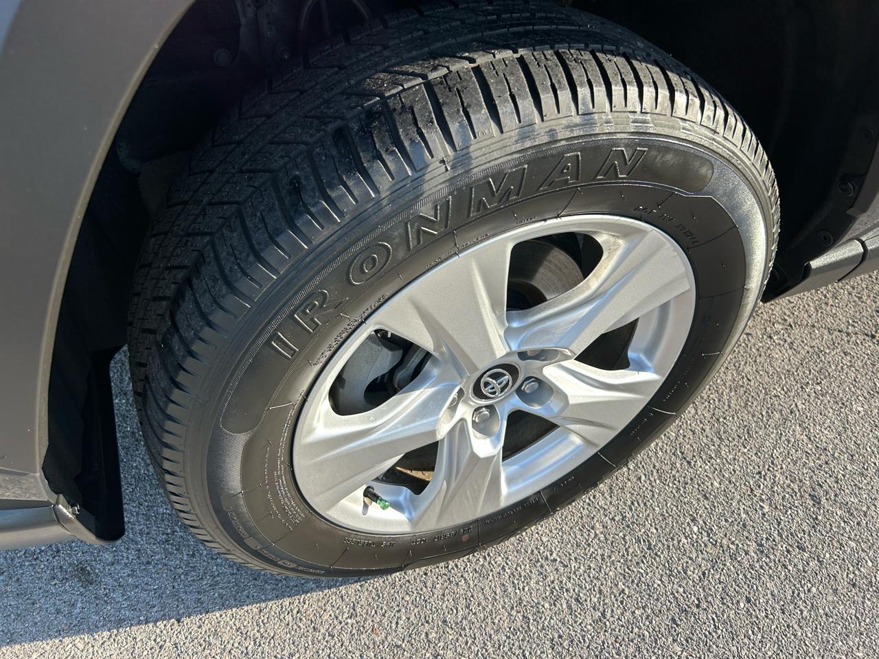 Toyota RAV4 XLE 2021