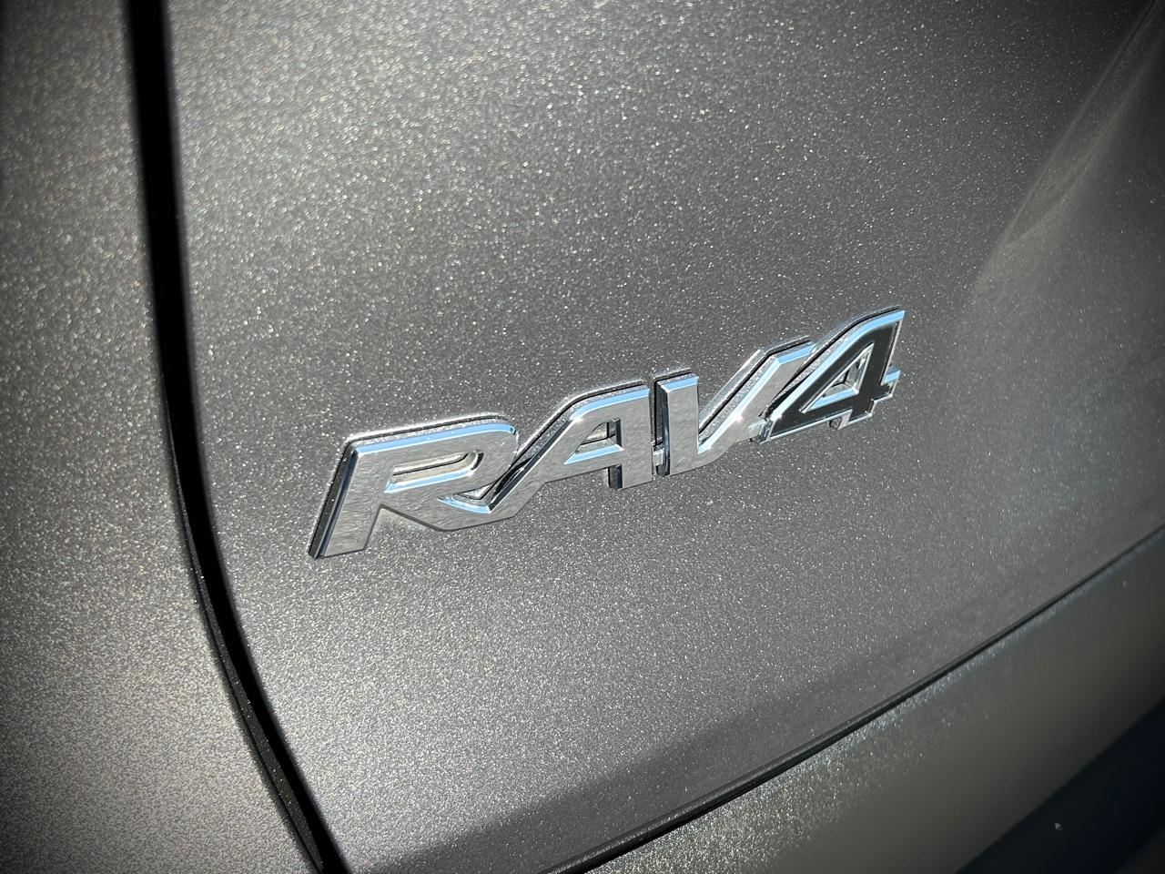 Toyota RAV4 XLE 2021