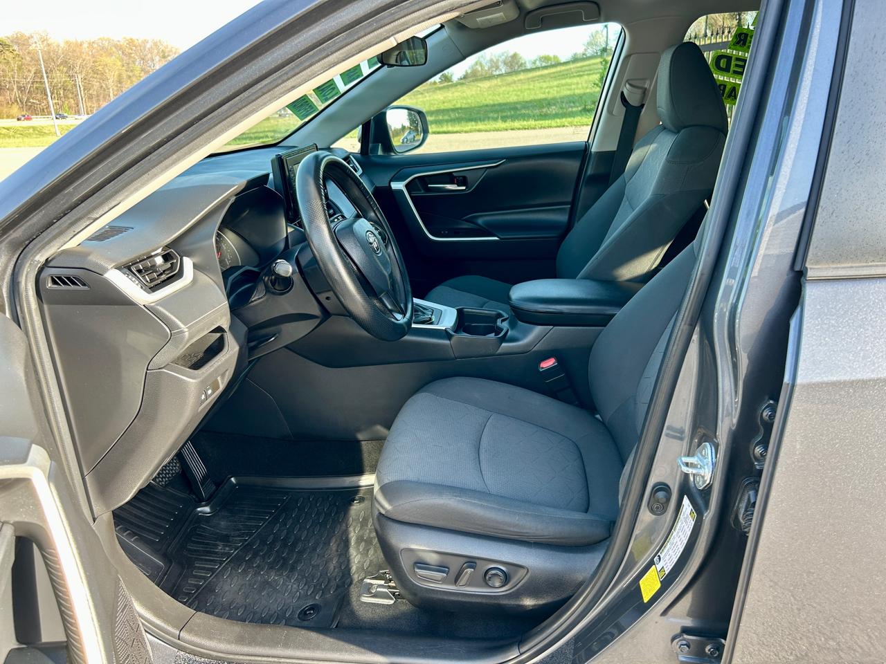 Toyota RAV4 XLE 2021