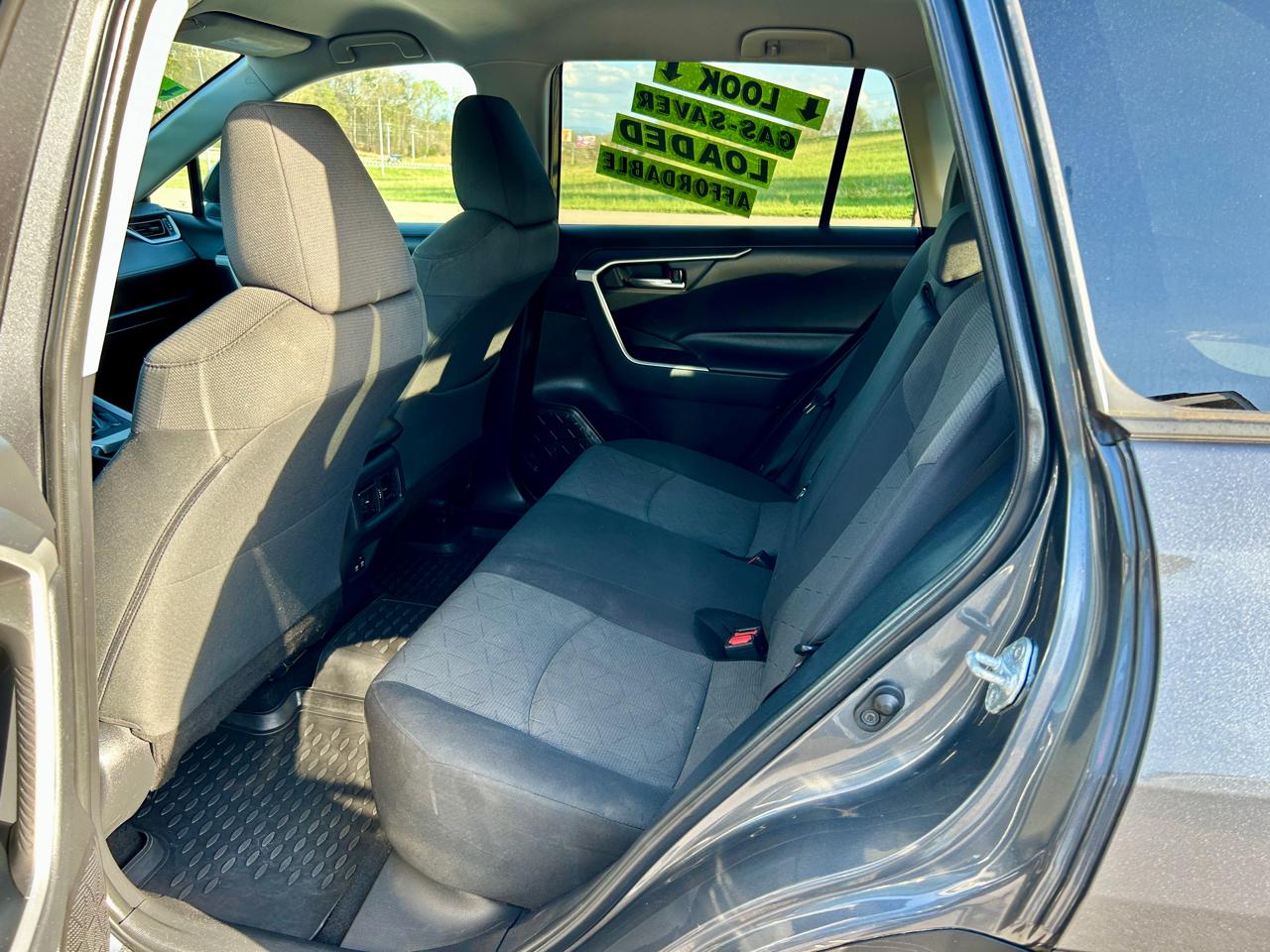 Toyota RAV4 XLE 2021