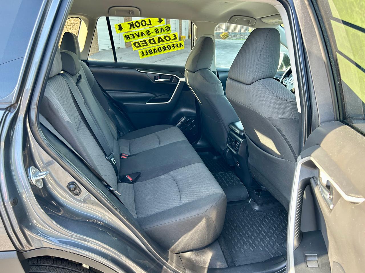 Toyota RAV4 XLE 2021