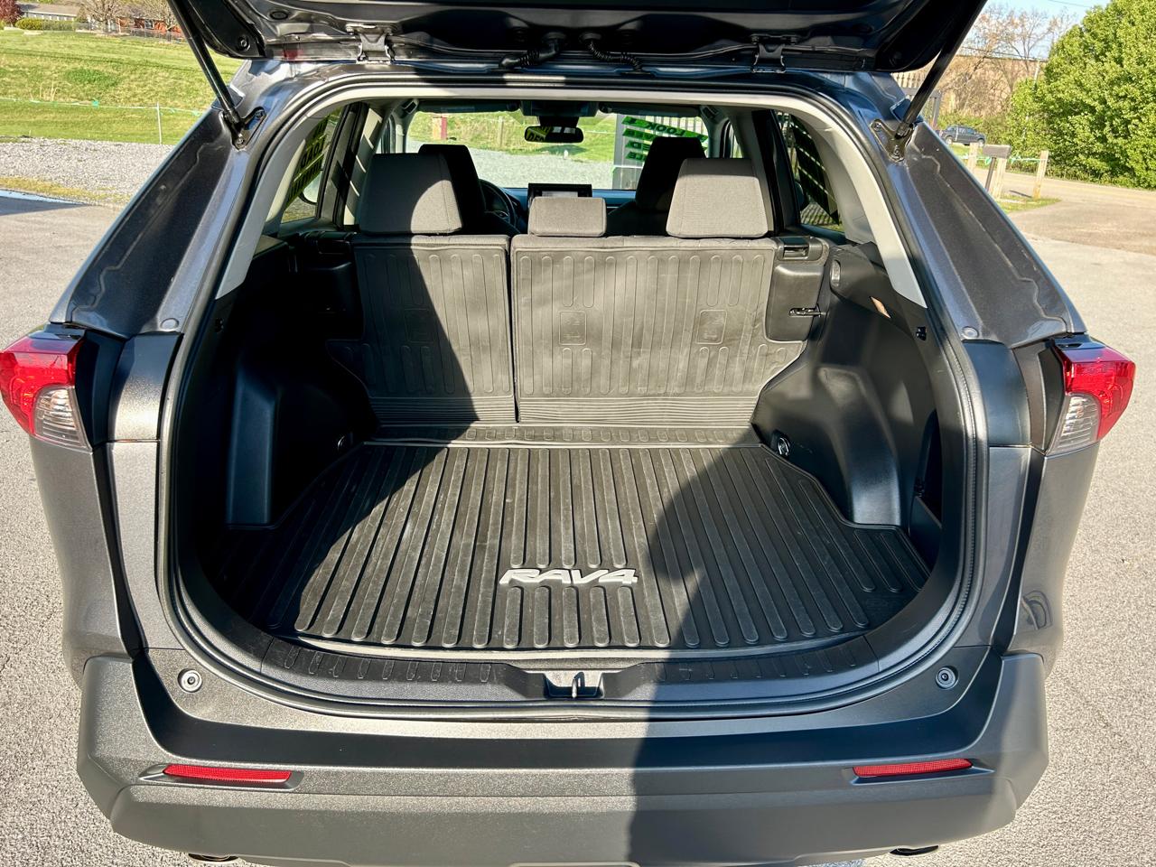 Toyota RAV4 XLE 2021