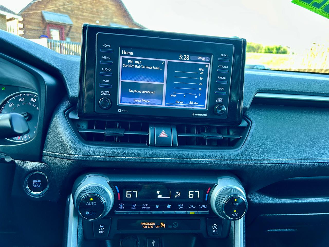 Toyota RAV4 XLE 2021