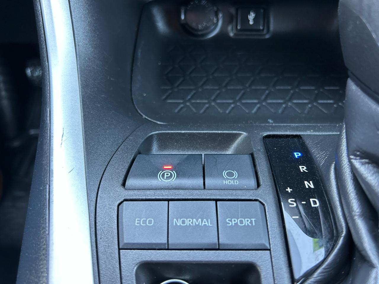 Toyota RAV4 XLE 2021