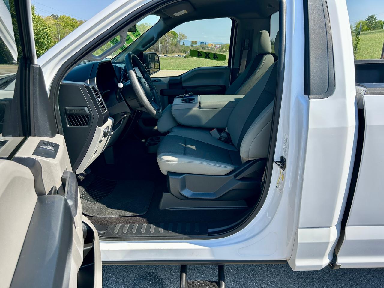 Ford F-150 4WD Reg Cab 145" XL 2020