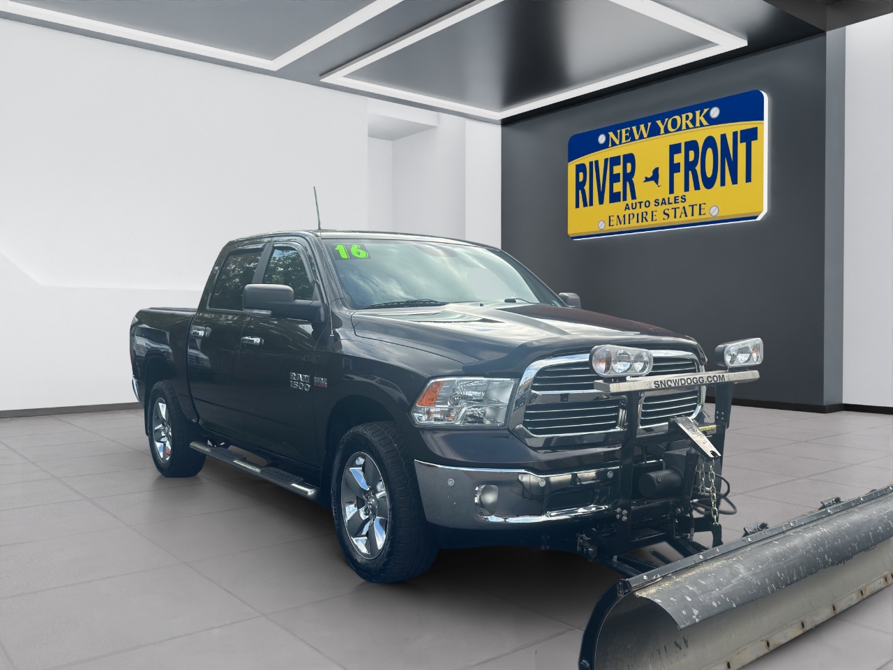 RAM 1500 4WD Crew Cab 140.5" Big Horn 2016