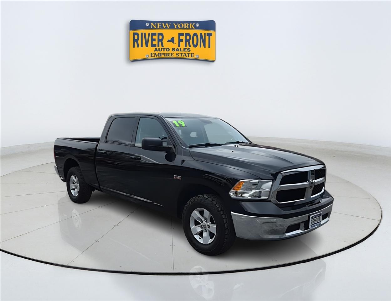 2019 RAM 1500 Classic SLT 4x4 Crew Cab 6'4" Box