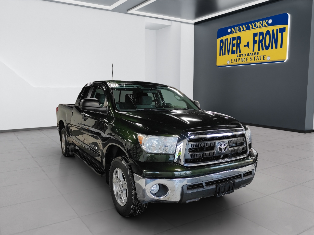 2013 Toyota Tundra 4WD Truck Double Cab 4.6L V8 6-Spd AT (Natl)