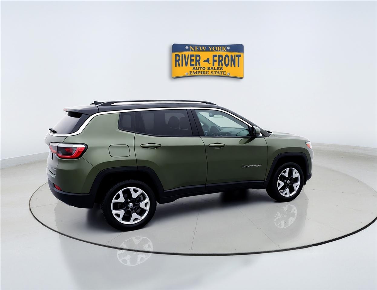Jeep Compass photo 8