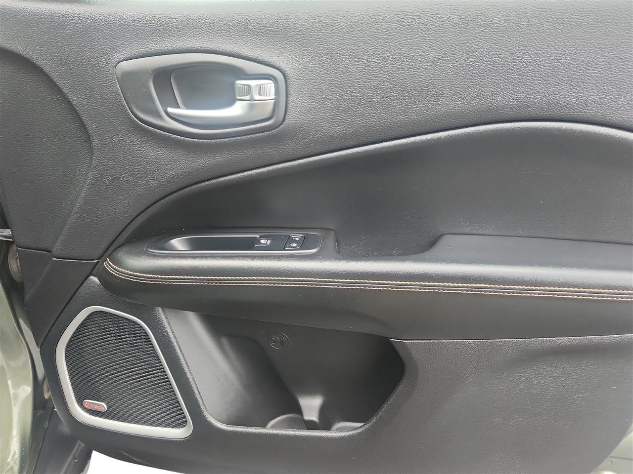 Jeep Compass photo 24