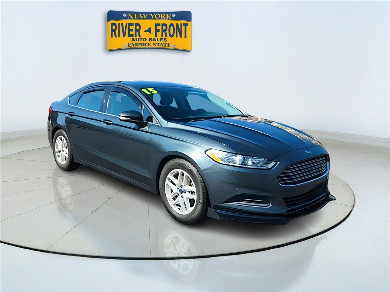 2015 Ford Fusion 4dr Sdn SE FWD